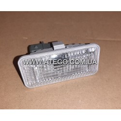 Ліхтар підсвітки порогу кабіни Mercede Atego 0018206201. Оригінал