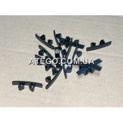 Фиксатор дефлектора кабины, крыла Mercedes Atego 0099881878. Турция