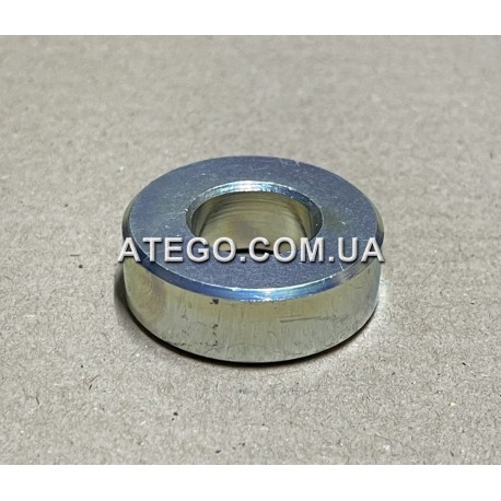 Втулка системи кріплення заднього стабілізатора Mercedes Atego 6753220250 (17x36x12). Оригінал