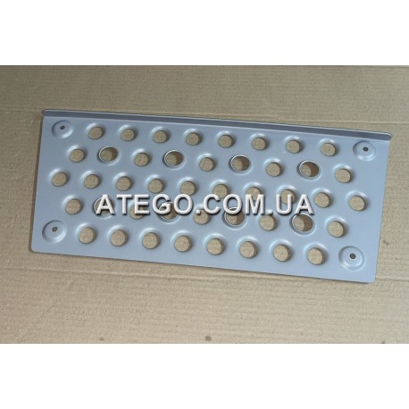 Металева накладка підніжки Mercedes Atego 9736661328 (на колеса 17,5). Туреччина