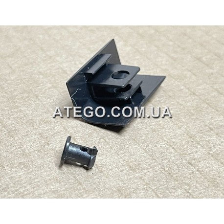 Фиксатор уплотнителя бокового окна Mercedes Atego (0009945848 + 0019880725). Оригинал