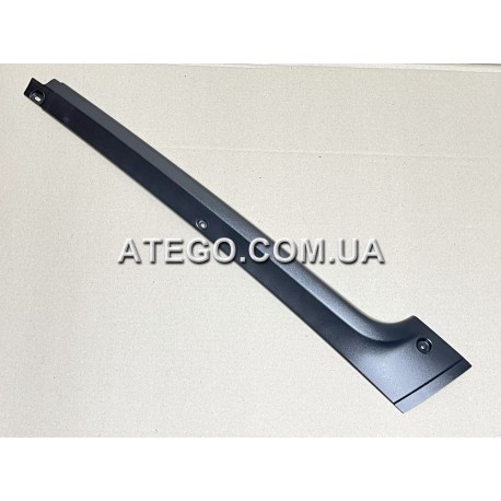 Накладка стойки кабины Mercedes Atego 9406982062 правая, короткая. Оригинал