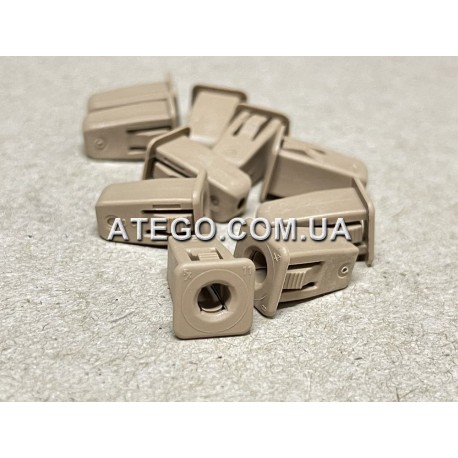 Дюбель крепления фонаря поворота Mercedes Atego 0009983385. Оригинал