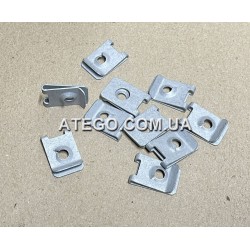 Закладна під болт кріплення пластикових елементів кабіни Mercedes Atego 0039949345. Оригінал