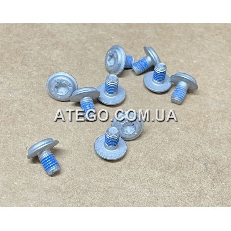 Гвинт кріплення панелі дверей кабіни Mercedes Atego 0019843529 (M6x10). Оригінал