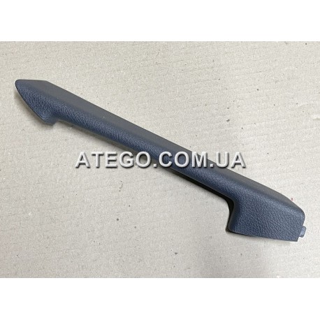 Накладка дверної карти Mercedes Atego 9407220108 ліва (після 2006 року року). Оригінал