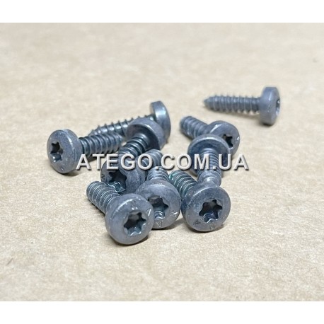 Винт крепления пластиковой накладки порога Mercedes Atego N000000000461 (4,8x16). Оригинал