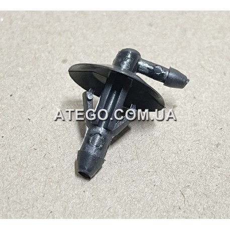 Штуцер коліно системи склоомивача Mercedes Atego 6318690024. Оригінал