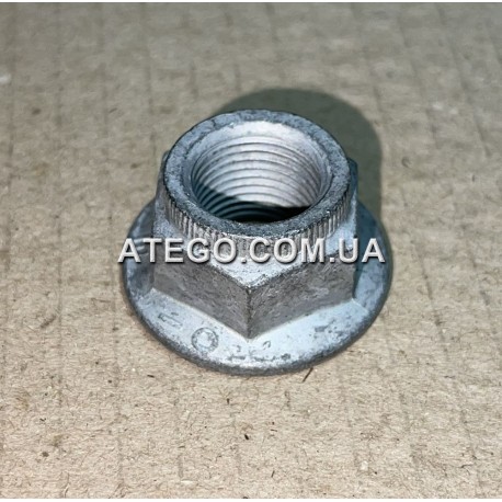 Гайка Mercedes M16x1,5 самозажимная. Оригинал