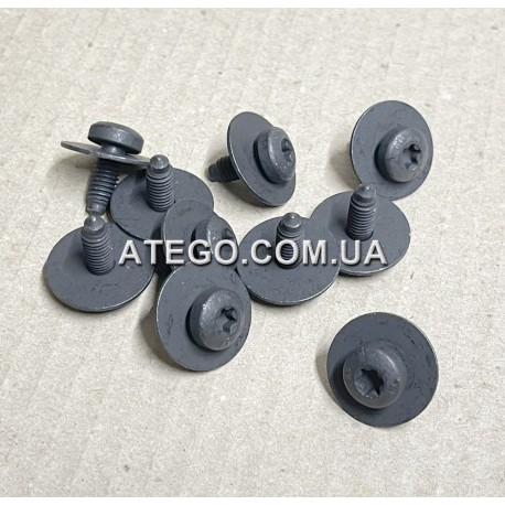 Гвинт кріплення пластикових частин консолі кабіни Mercedes Atego 0139901201. Оригінал