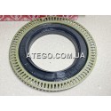 Сальник передней ступицы Mercedes Atego 75x110/134x10/17 с ABS.  Elring