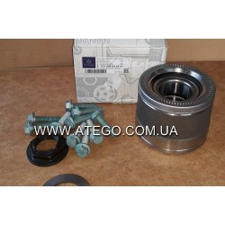 Передняя ступица Mercedes Atego (комплект с подшипником, на колеса 17,5).  Оригинал