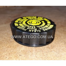 Кришка бачка головного циліндра зчеплення Mercedes Atego чорна. Оригінал