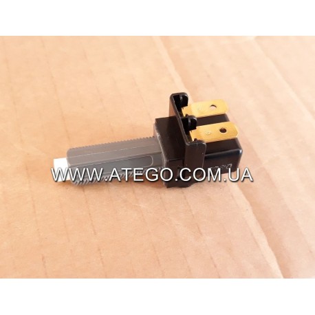 Датчик включення стоп-сигналу Mercedes Atego 0015452409. Оригінал