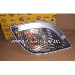 Указатель поворота Mercedes Atego II белый правый. HELLA