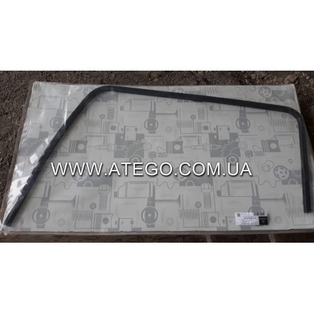 Верхня частина ущільнювача вікна лівих дверей Mercedes Atego. Оригінал