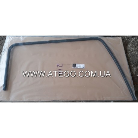 Верхня частина ущільнювача вікна правих дверей Mercedes Atego. Оригінал