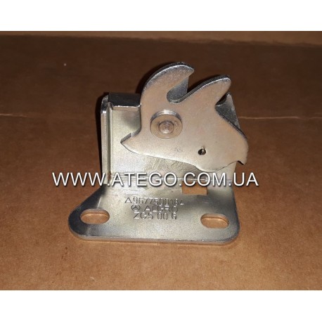 Замок капота Mercedes Atego II правый (после 2005 года). Оригинал