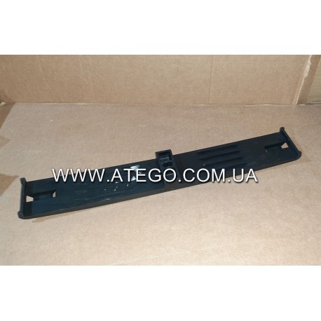 Прижимна планка кріплення акумуляторів Mercedes Atego пластикова 9705410026 (L-410 mm). Оригінал