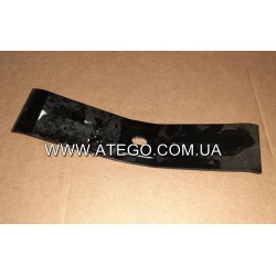 Прижимная металлическая накладка крепления аккумуляторов Mercedes Atego 6205410526. Оригинал