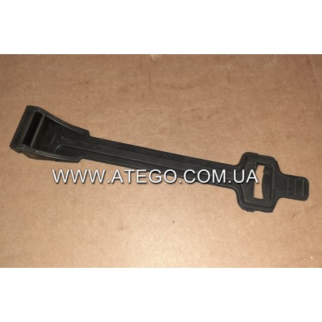 Кріпление кришки акумулятора Mercedes Atego.