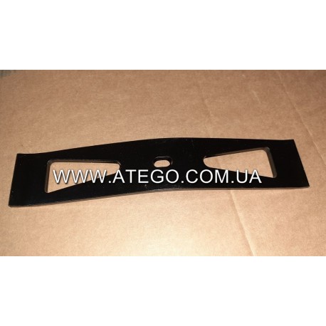 Прижимна металева накладка кріплення акумуляторів Mercedes Atego 9415410426. Оригінал