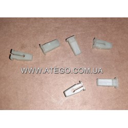 Дюбель під шуруп кріплення обшивки кабіни Mercedes Atego 0099881178.