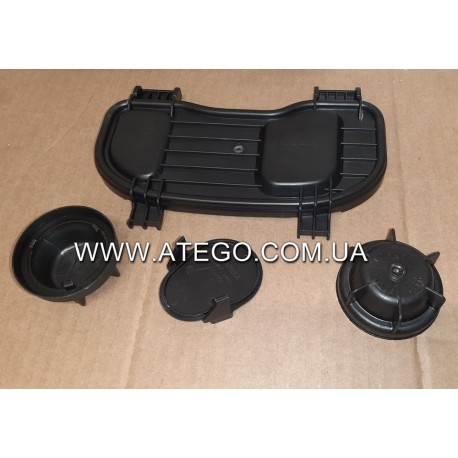 Крышка правой фары Mercedes Atego II (после 2005 года) 0008266924. Оригинал