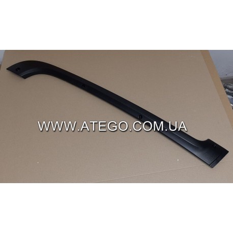 Накладка стойки кабины Mercedes Atego 9406980662 правая. Оригинал