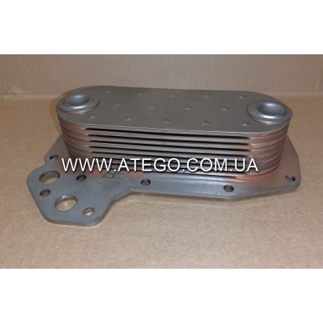 Масляный радиатор Mercedes Atego (на 6-цилиндровый двигатель). OE Germany