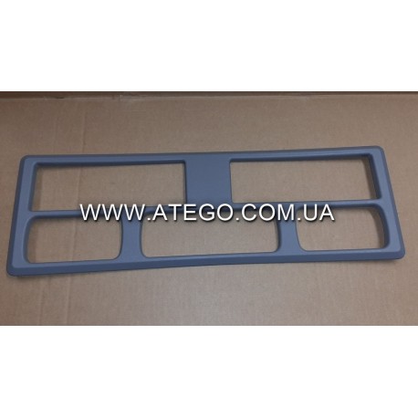 Накладка на консоль приладів Mercedes Atego 9436951057. Оригінал