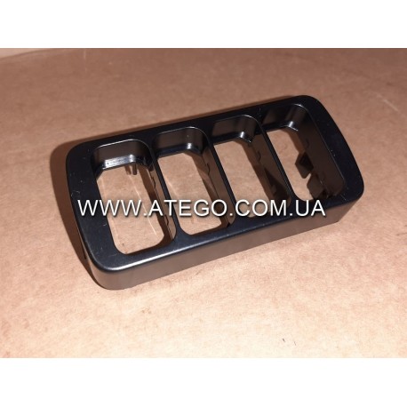 Рамка на кнопки управления Mercedes Atego 9406800034. Оригинал
