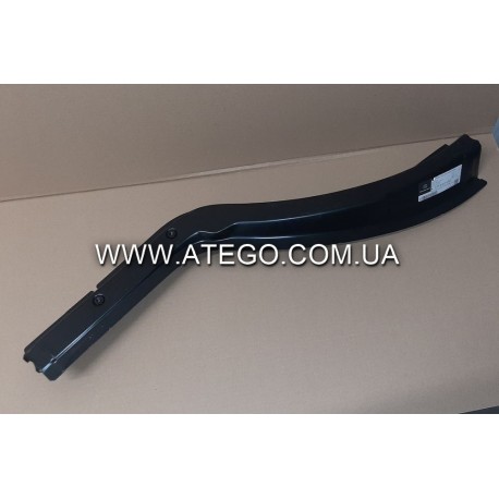 Накладка колісної арки кабіни Mercedes Atego 9736101332 права. Оригінал